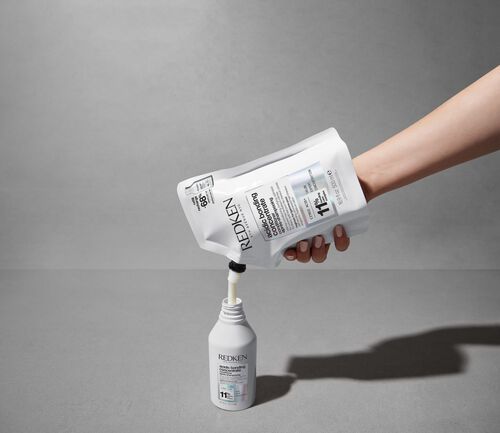 Acidic Bonding Concentrate Conditioner Refill - [NEW] Redken Refillables | L'Oréal Partner Shop